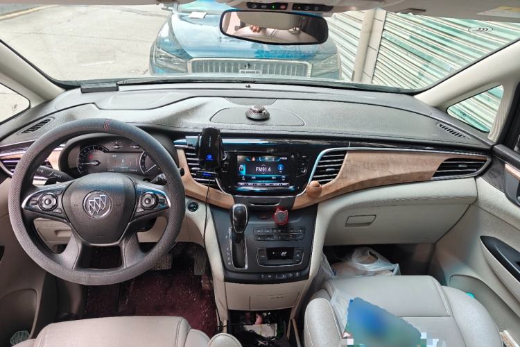 Used Buick GL8 2018 ES 28T Comfort Model China VI Standard Center Console
