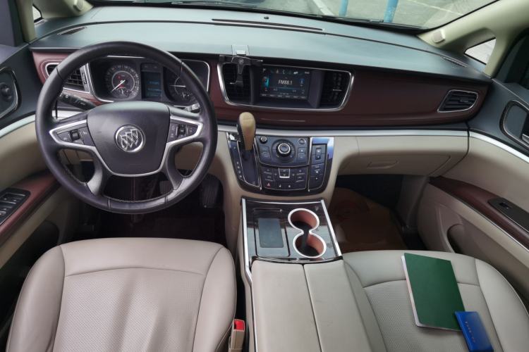 Used Buick GL8 2018 28T Luxury Model China VI Standard Center Console