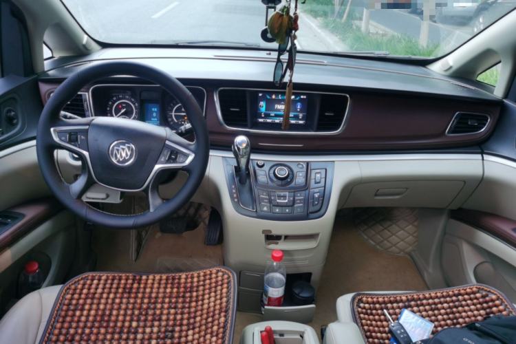 Used Buick GL8 2018 28T Luxury Model China VI Standard Center Console
