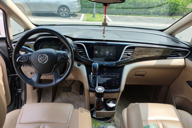 Used Buick GL8 2018 ES 28T Luxury Model China VI Standard Center Console