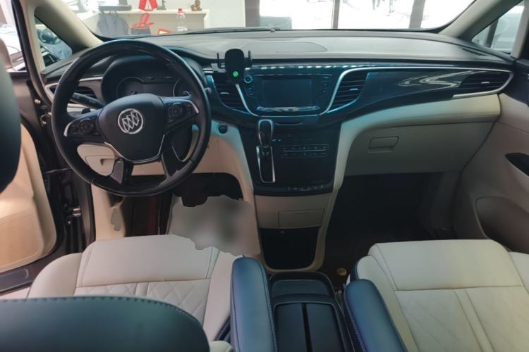 Used Buick GL8 2018 ES 28T Comfort Model China VI Standard Center Console