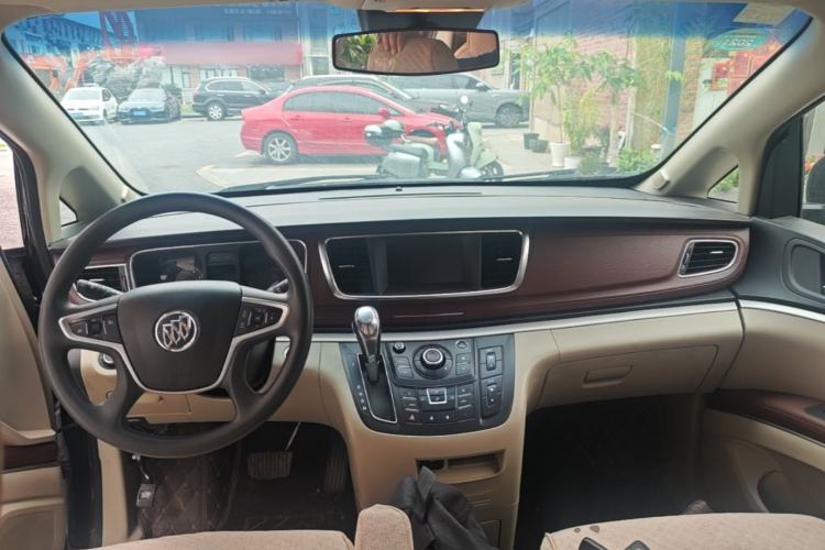 Used Buick GL8 2018 28T Comfort Model China VI Standard Center Console