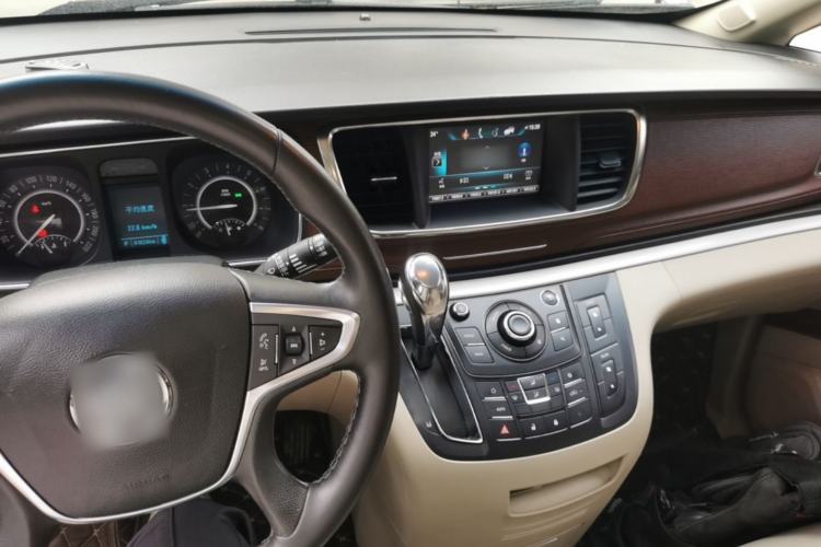 Used Buick GL8 2018 28T Luxury Model China VI Standard Center Console