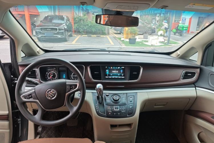 Used Buick GL8 2018 28T Comfort Model China VI Standard Center Console