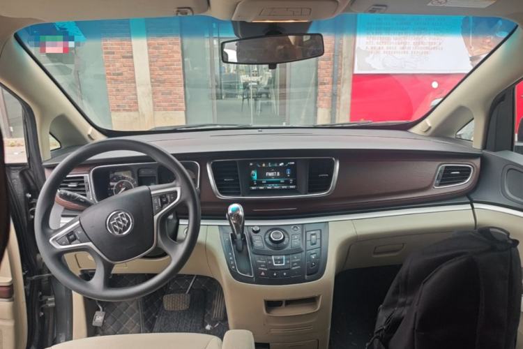 Used Buick GL8 2018 28T Comfort Model China VI Standard Center Console