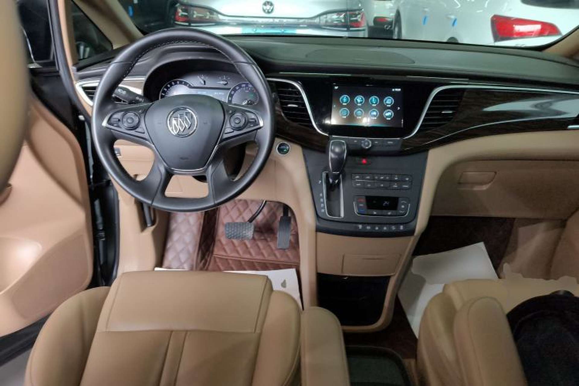 Used Buick GL8 2018 ES 28T Premium Model China VI Standard Center Console