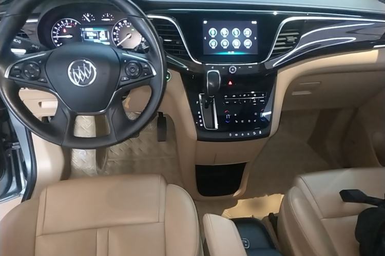 Used Buick GL8 2018 ES 28T Flagship Model China VI Standard Center Console