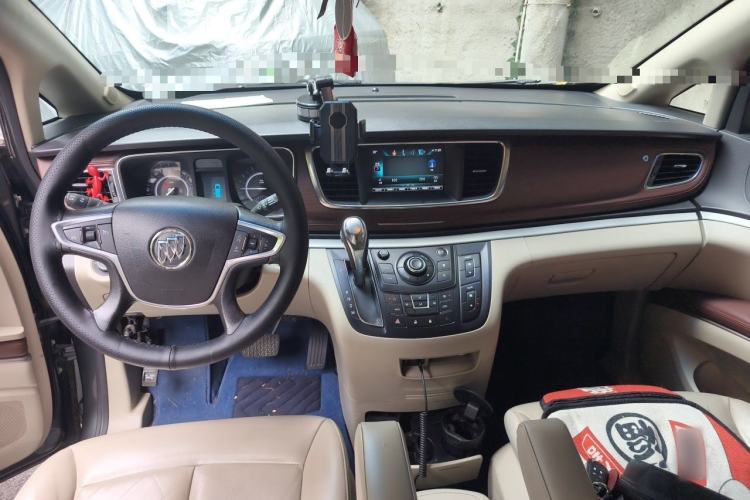 Used Buick GL8 2018 28T Luxury Model China VI Standard Center Console
