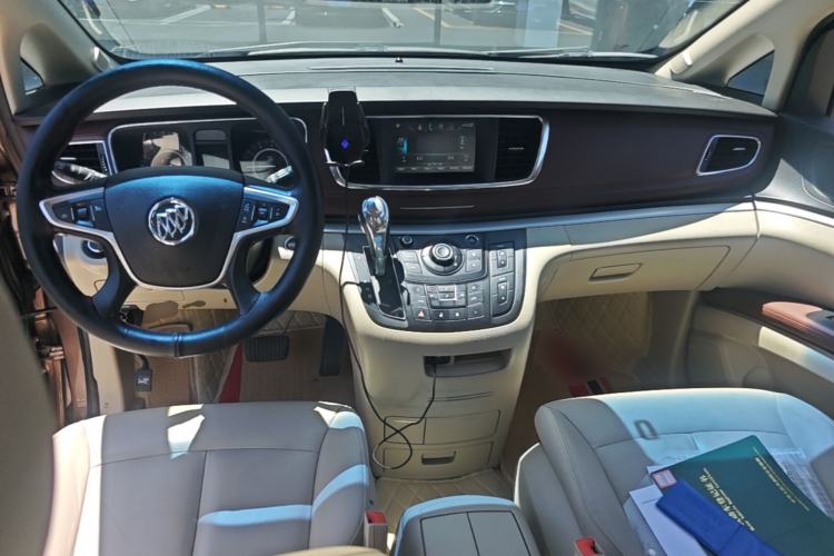 Used Buick GL8 2018 28T Luxury Model China VI Standard Center Console
