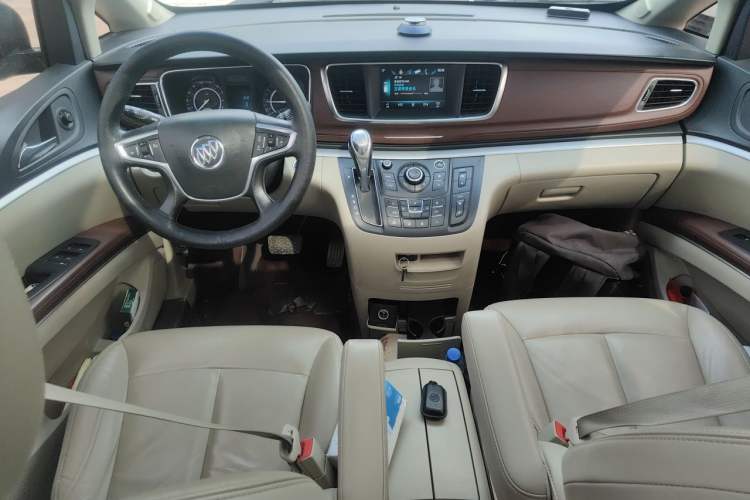 Used Buick GL8 2018 28T Luxury Model China VI Standard Center Console