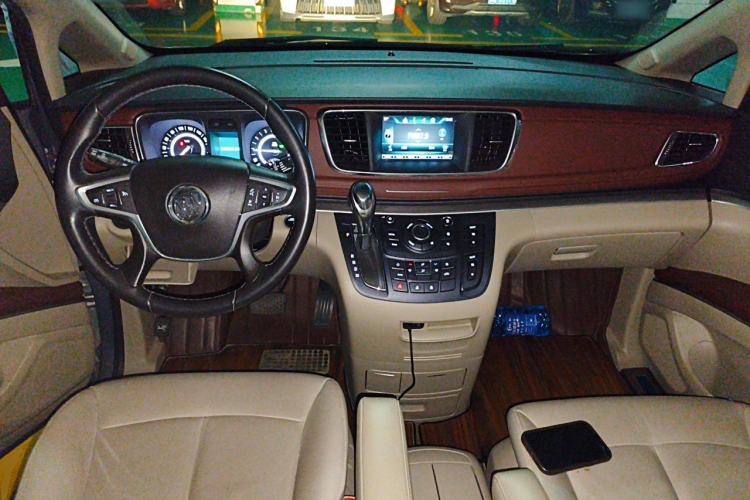 Used Buick GL8 2018 28T Luxury Model China VI Standard Center Console