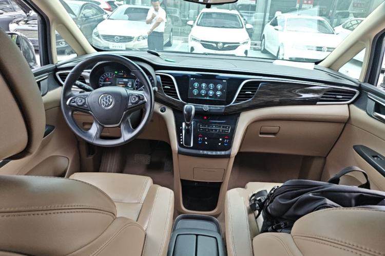 Used Buick GL8 2018 ES 28T Luxury Model China VI Standard Center Console