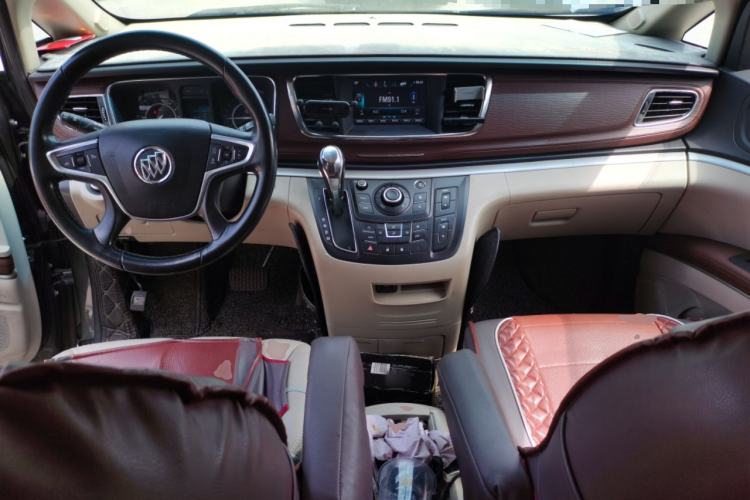 Used Buick GL8 2018 28T Luxury Model China VI Standard Center Console
