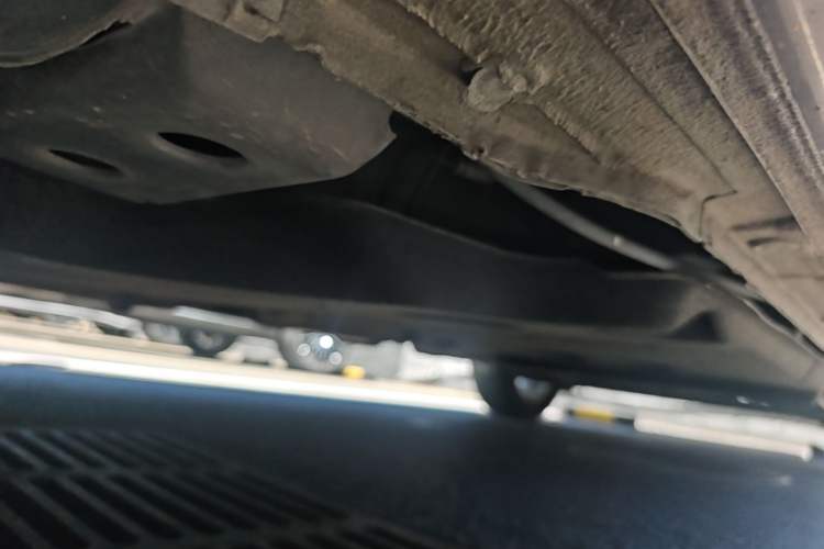 Used Buick GL8 2018 28T Luxury Model China VI Standard Chassis Front Left