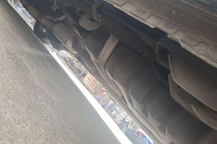 Used Buick GL8 2018 28T Luxury Model China VI Standard Chassis Rear Left
