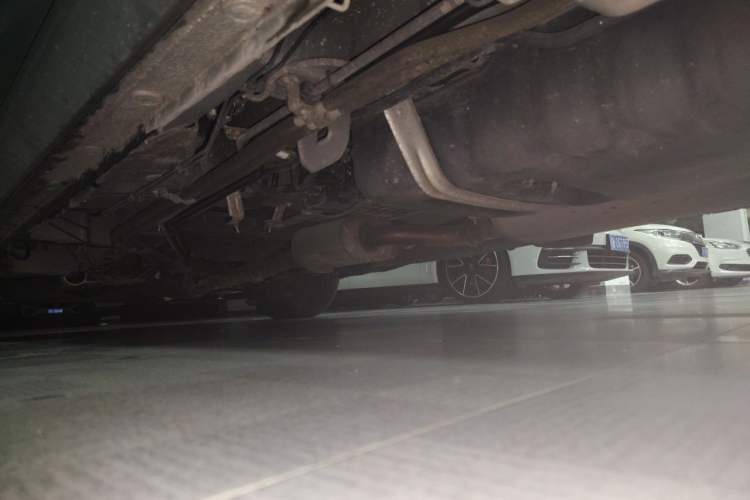 Used Buick GL8 2018 28T Luxury Model China VI Standard Chassis Rear Left