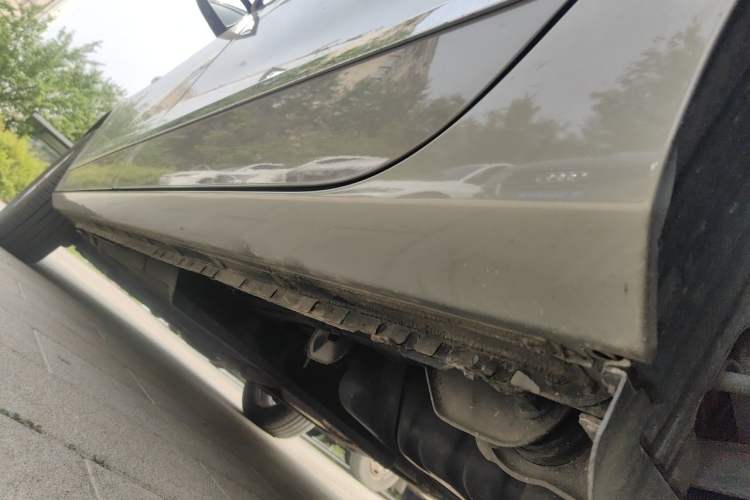 Used Buick GL8 2018 28T Luxury Model China VI Standard Chassis Rear Left