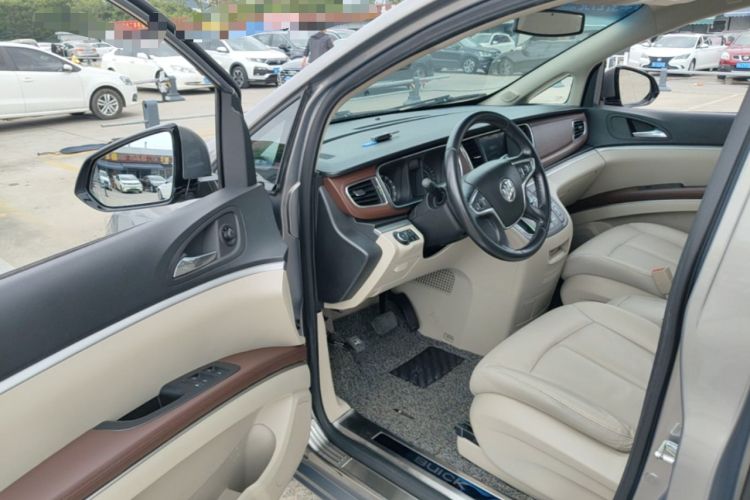 Used Buick GL8 2018 28T Luxury Model China VI Standard Driver Seat