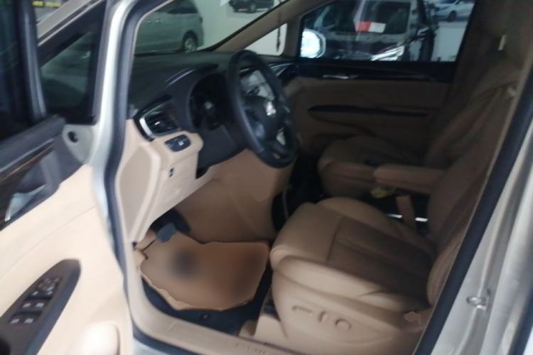 Used Buick GL8 2018 ES 28T Luxury Model China VI Standard Driver Seat