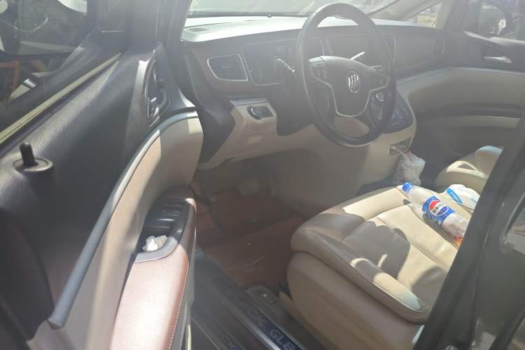 Used Buick GL8 2018 28T Luxury Model China VI Standard Driver Seat