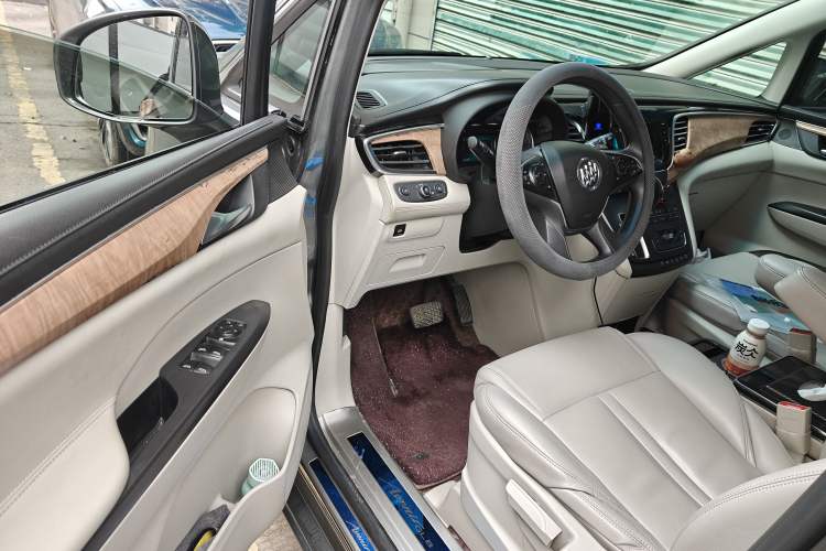 Used Buick GL8 2018 ES 28T Comfort Model China VI Standard Driver Seat
