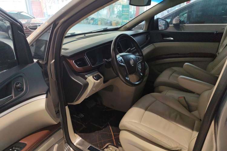 Used Buick GL8 2018 28T Luxury Model China VI Standard Driver Seat