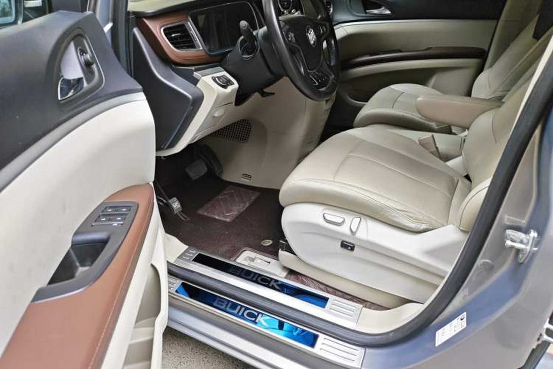 Used Buick GL8 2018 28T Luxury Model China VI Standard Driver Seat