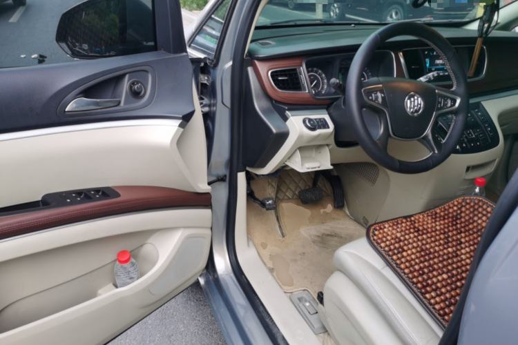 Used Buick GL8 2018 28T Luxury Model China VI Standard Driver Seat