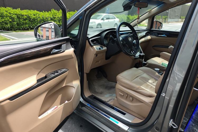 Used Buick GL8 2018 ES 28T Luxury Model China VI Standard Driver Seat