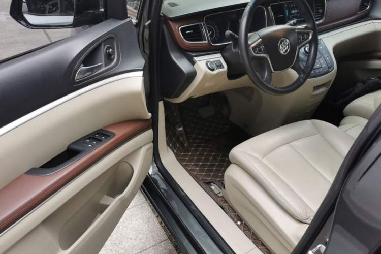 Used Buick GL8 2018 28T Luxury Model China VI Standard Driver Seat
