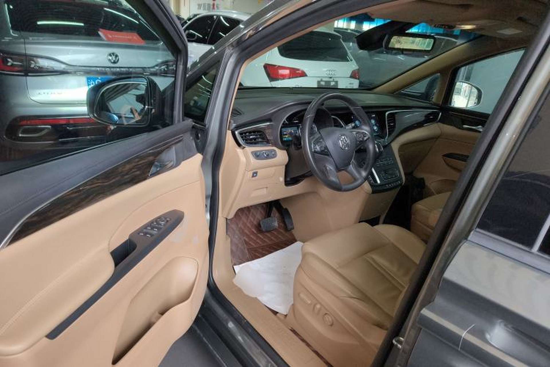Used Buick GL8 2018 ES 28T Premium Model China VI Standard Driver Seat