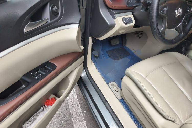 Used Buick GL8 2018 28T Luxury Model China VI Standard Driver Seat