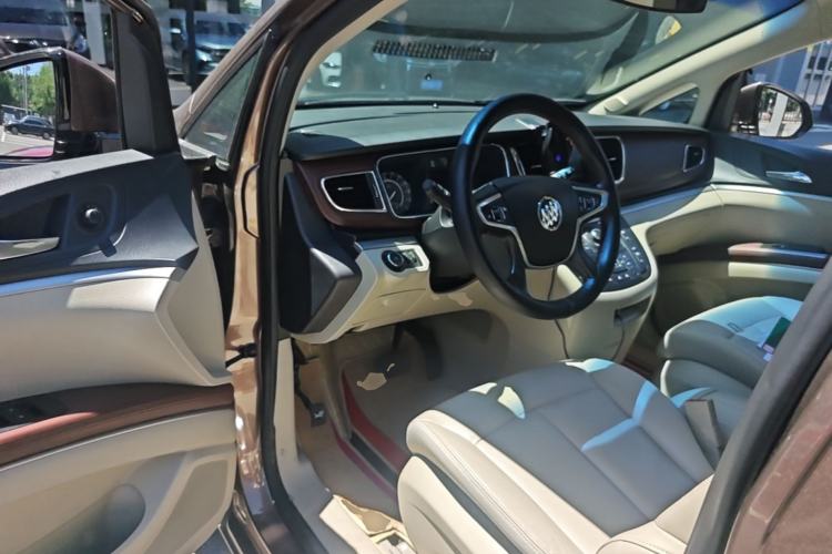 Used Buick GL8 2018 28T Luxury Model China VI Standard Driver Seat