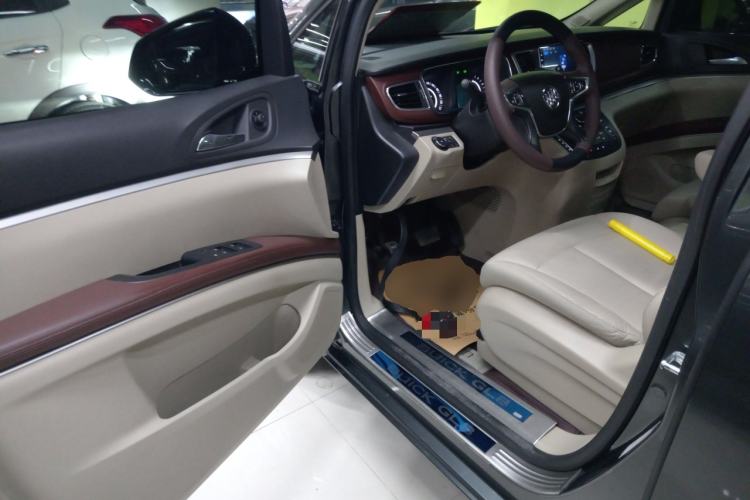 Used Buick GL8 2018 28T Luxury Model China VI Standard Driver Seat