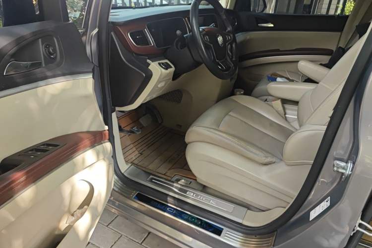 Used Buick GL8 2018 28T Prestige Version China VI Standard Driver Seat