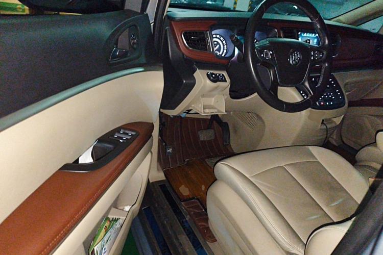 Used Buick GL8 2018 28T Luxury Model China VI Standard Driver Seat