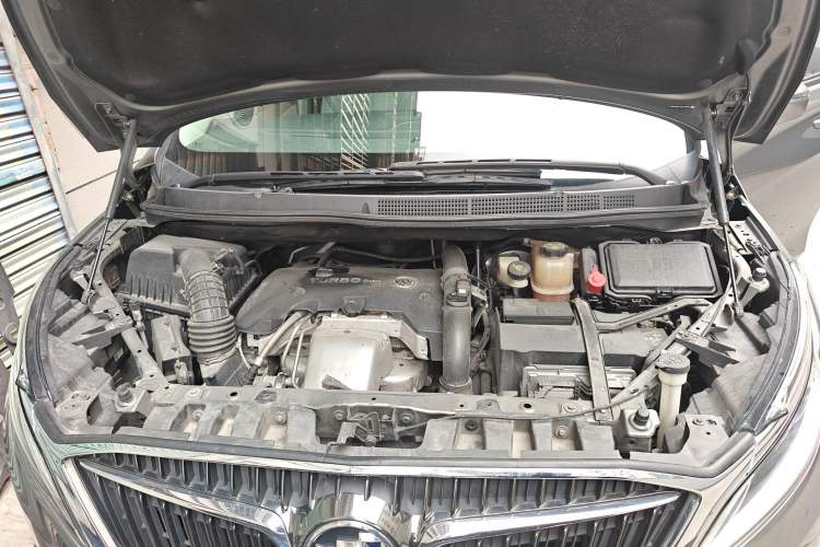 Used Buick GL8 2018 ES 28T Comfort Model China VI Standard Engine Bay