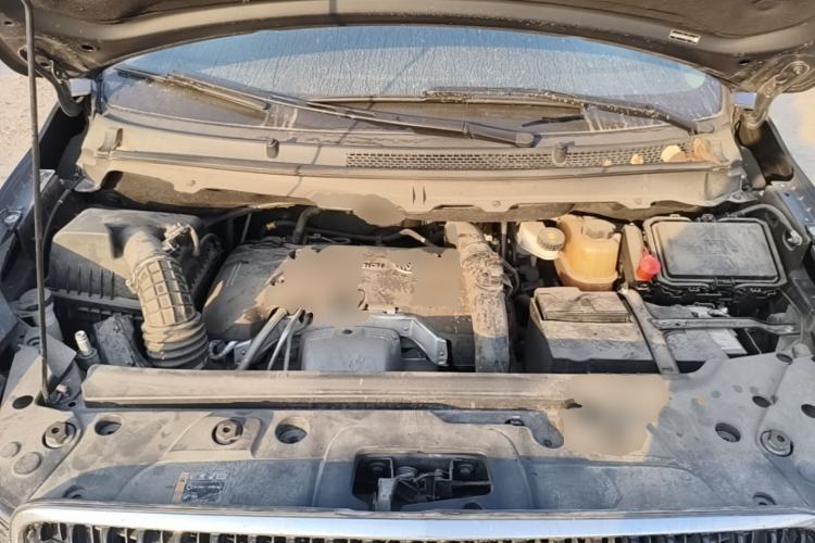 Used Buick GL8 2018 28T Prestige Version China VI Standard Engine Bay