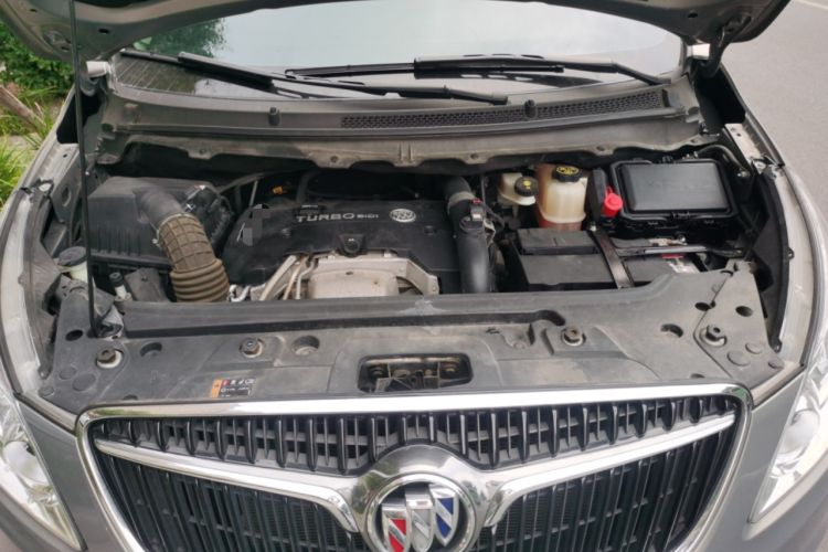Used Buick GL8 2018 28T Luxury Model China VI Standard Engine Bay