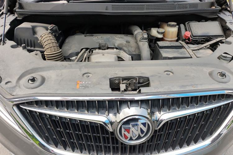Used Buick GL8 2018 ES 28T Luxury Model China VI Standard Engine Bay