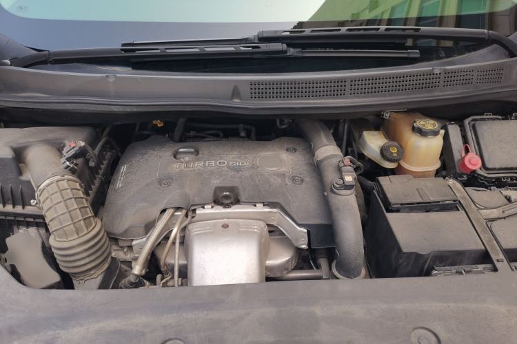 Used Buick GL8 2018 ES 28T Comfort Model China VI Standard Engine Bay