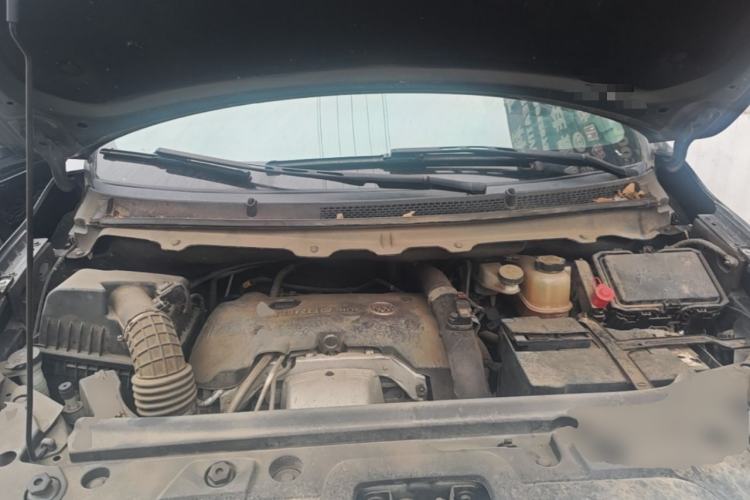 Used Buick GL8 2018 28T Comfort Model China VI Standard Engine Bay