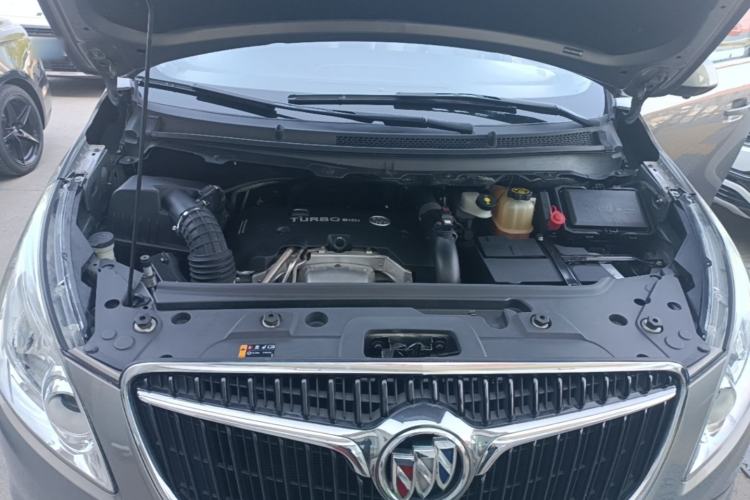 Used Buick GL8 2018 28T Comfort Model China VI Standard Engine Bay