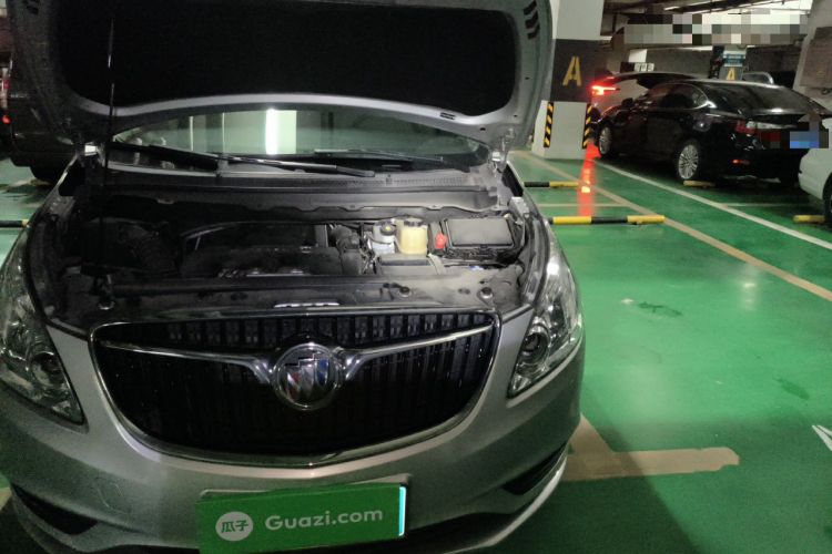 Used Buick GL8 2018 28T Luxury Model China VI Standard Engine Bay Left