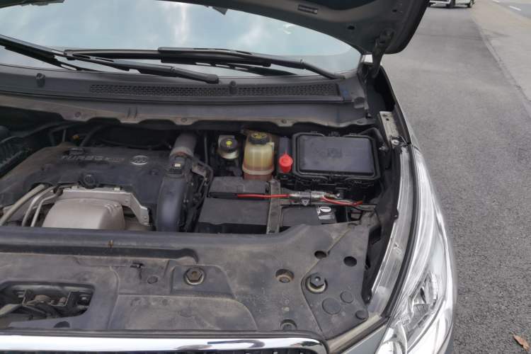Used Buick GL8 2018 28T Luxury Model China VI Standard Engine Bay Left
