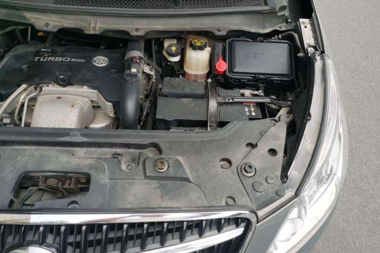 Used Buick GL8 2018 28T Luxury Model China VI Standard Engine Bay Left