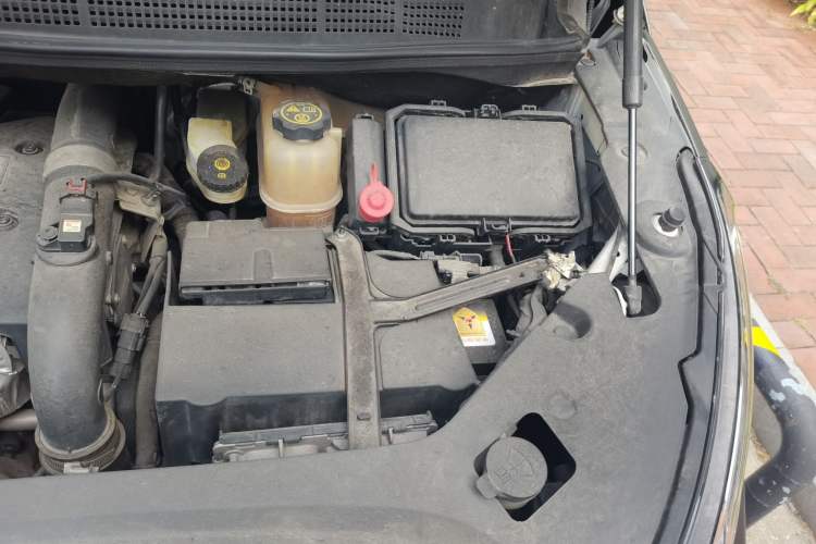 Used Buick GL8 2018 ES 28T Comfort Model China VI Standard Engine Bay Left