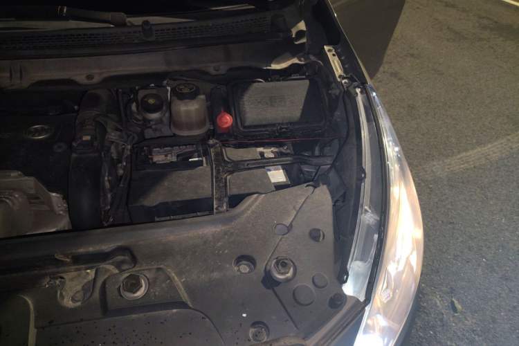 Used Buick GL8 2018 28T Comfort Model China VI Standard Engine Bay Left
