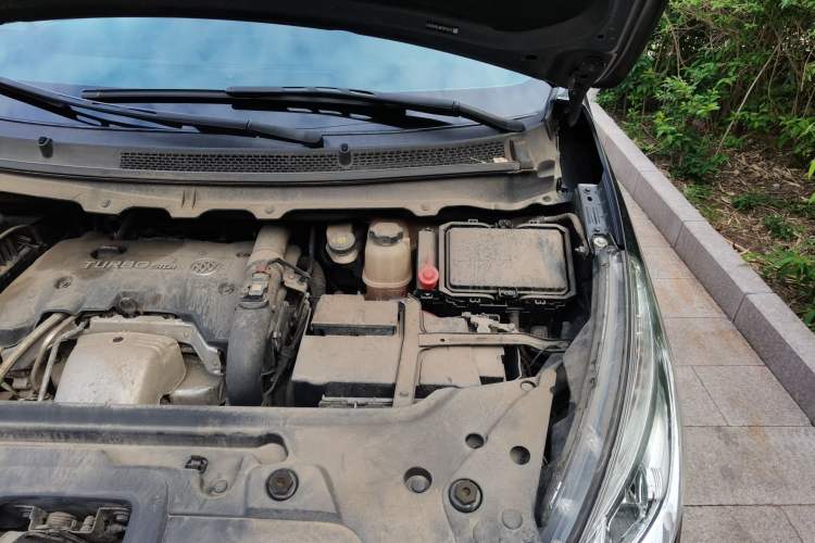Used Buick GL8 2018 28T Prestige Version China VI Standard Engine Bay Left