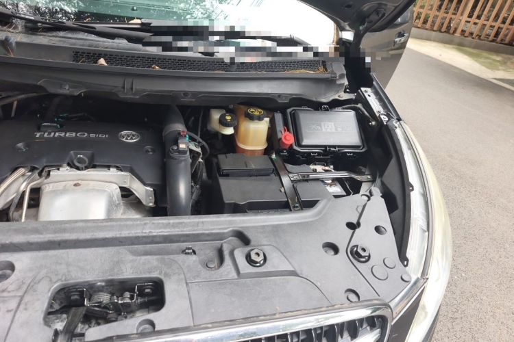 Used Buick GL8 2018 28T Luxury Model China VI Standard Engine Bay Left